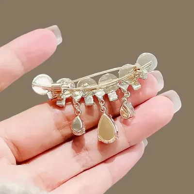 Faux Pearl & Tassel Decor Hijab Brooch